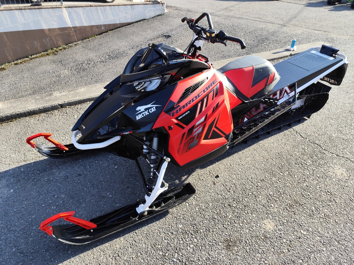 ARCTIC CAT M8000 HARDCORE ALPHA 