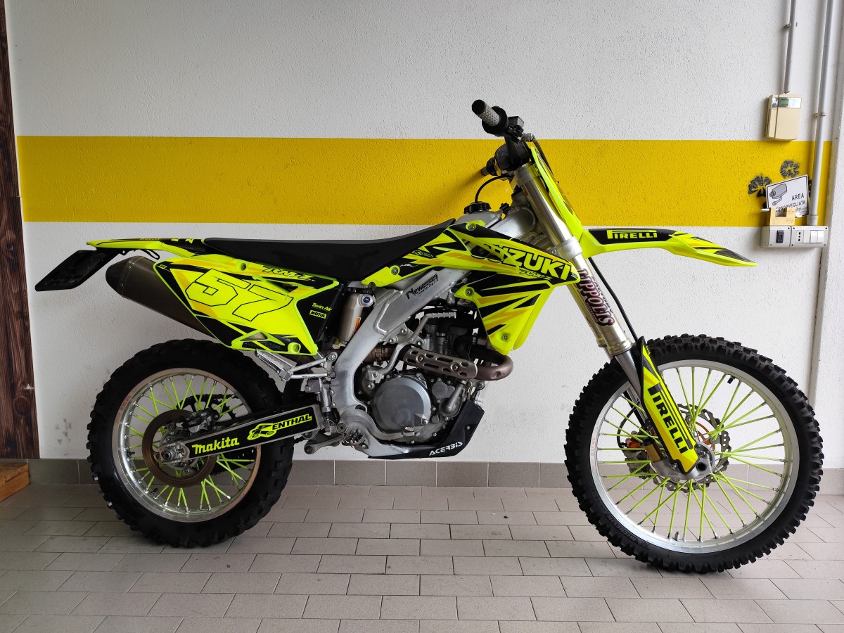 SUZUKI RM-Z 450 2016 *OMOLOGATA 2 POSTI* SUZUKI RM-Z 450 2016 *OMOLOGATA 2 POSTI*