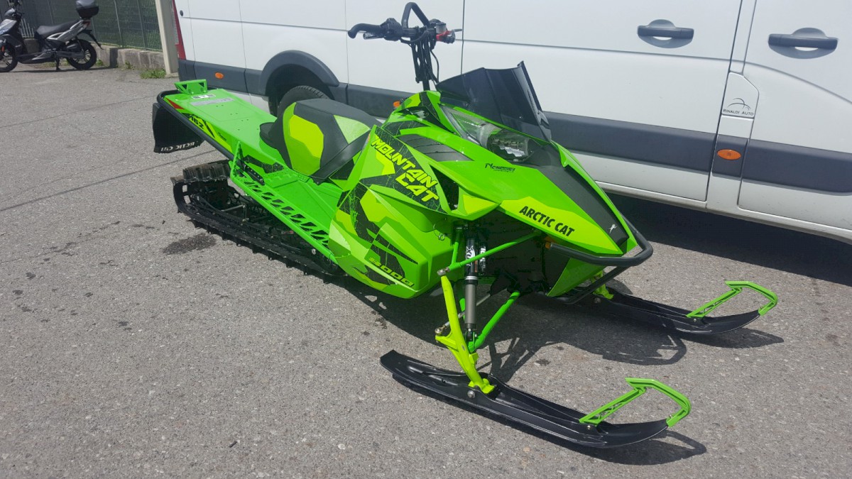 ARCTIC CAT MOUNTAIN CAT M8000 2017